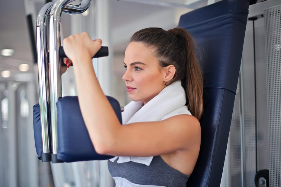 How Lifting Weights Can Aid in Weight Loss
